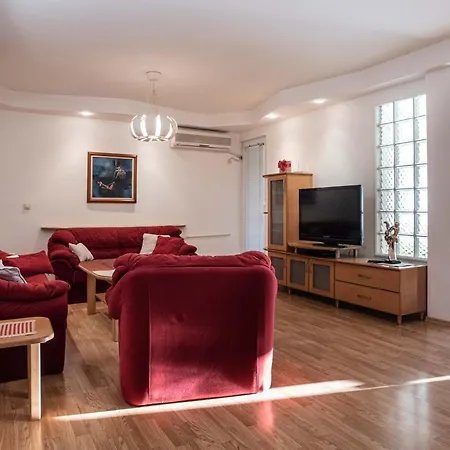 Emilija Apartmán *